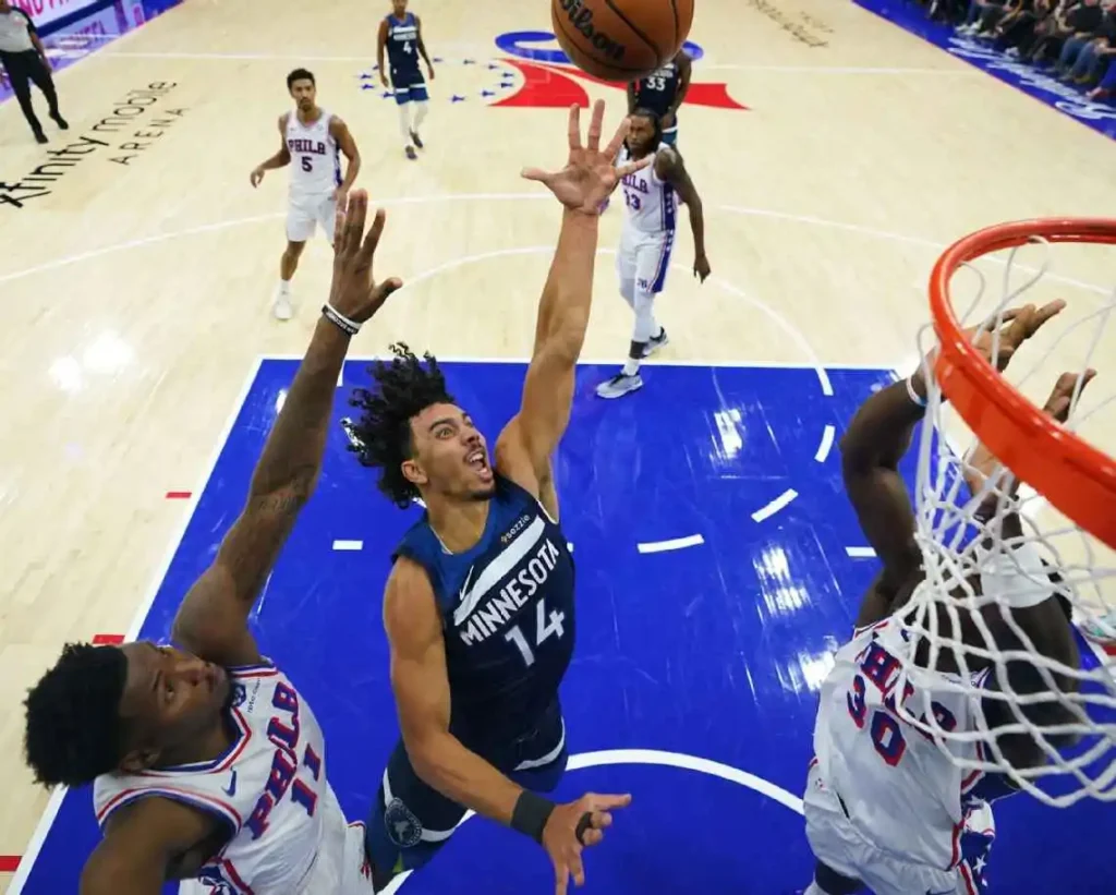 Minnesota Timberwolves' Jules Bernard (14) goes up