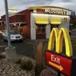 Fast food has quietly become a part of the American Thanksgiving experience — not as a replacement for home-cooked meals, but as a safety net, a convenient option, and a reliable stop for millions of people who aren’t sitting around a dining table that day.